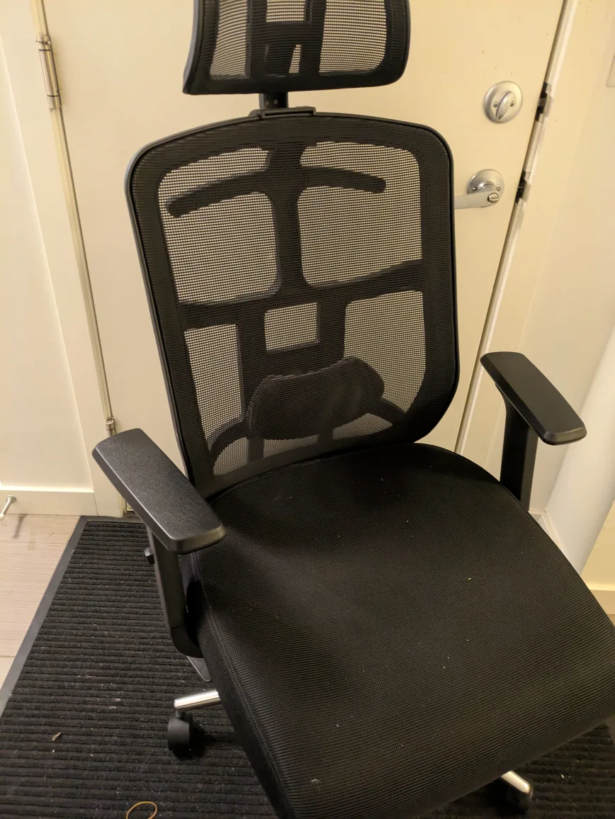 Ergonomic Mesh Office Chair - Black. image indicator(4)