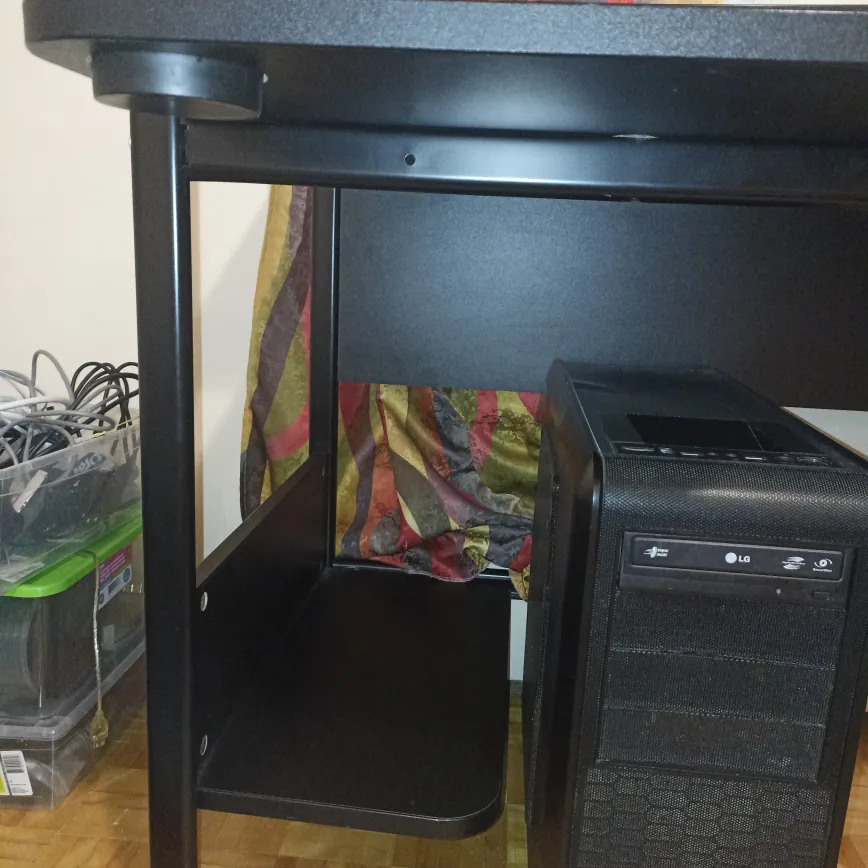 ❤‍🔥Moving Sale❤‍🔥Ikea Fredde Black Computer Desk image indicator(5)