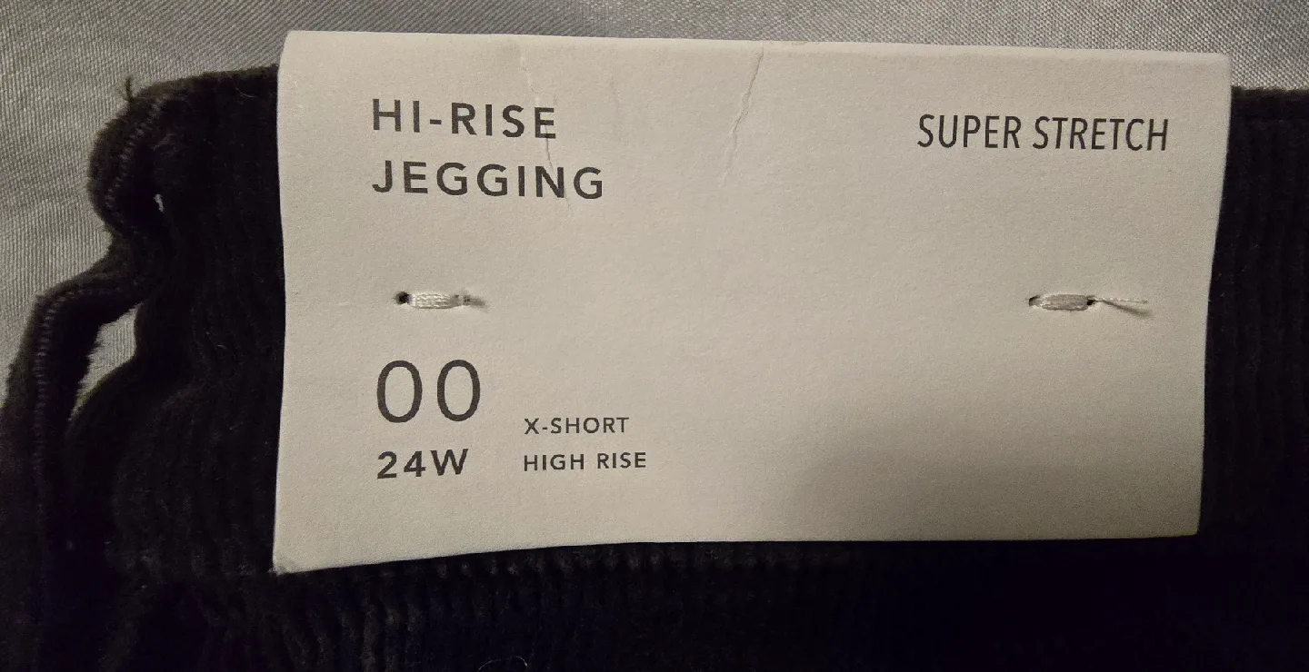 NEW! American Eagle Hi-Rise Corduroy Jegging - Size 00 X-Short image indicator(8)