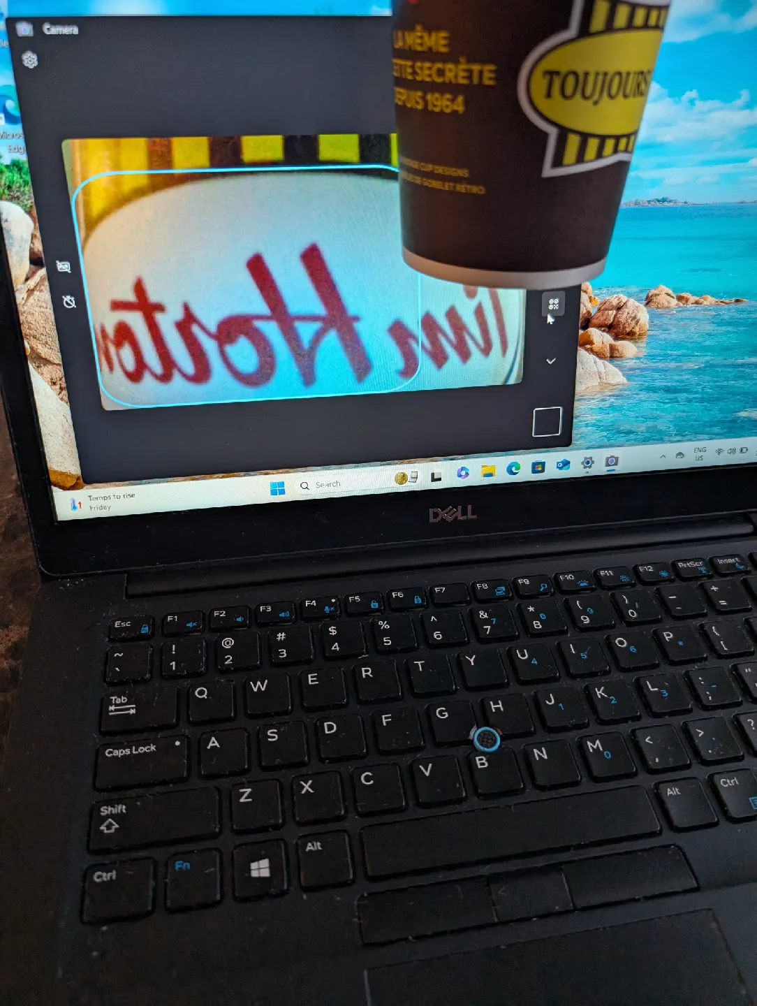 Dell Latitude 7490 Laptop (Touch Screen) image indicator(8)