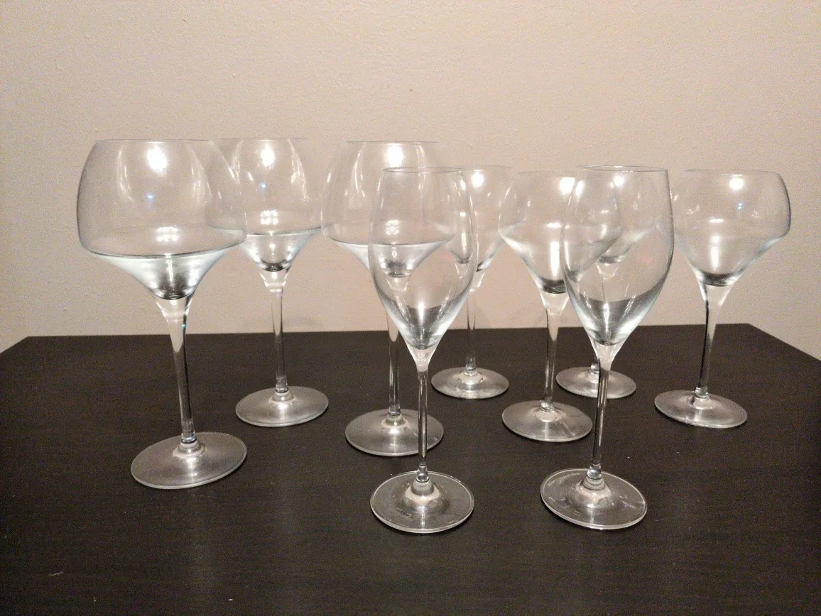 Set of 9 Wine Glasses image indicator(2)