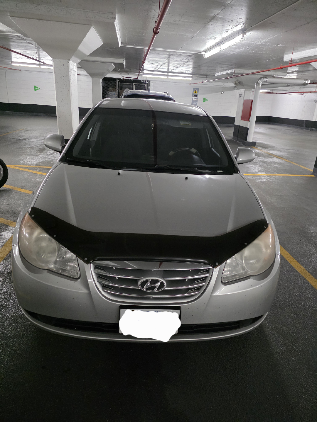 Hyundai Elantra - Silver Sedan - photo 2