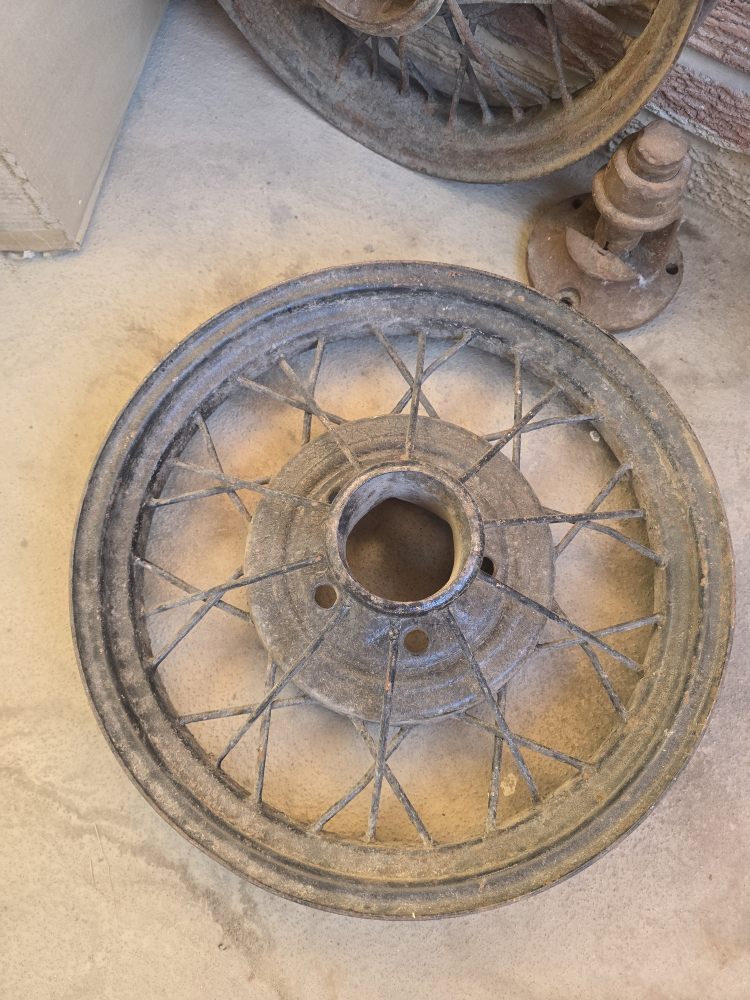 Vintage Spoked Wheels & Hand Water Pump - photo 3