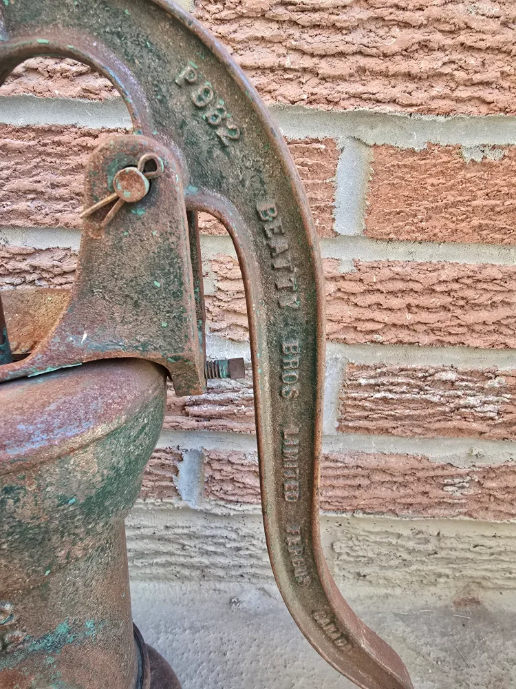 Vintage Spoked Wheels & Hand Water Pump image indicator(8)