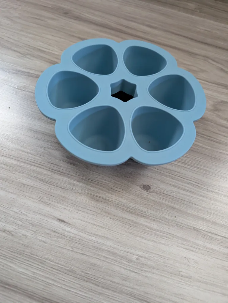 Silicone Baby Food Freezer Tray thumbnail