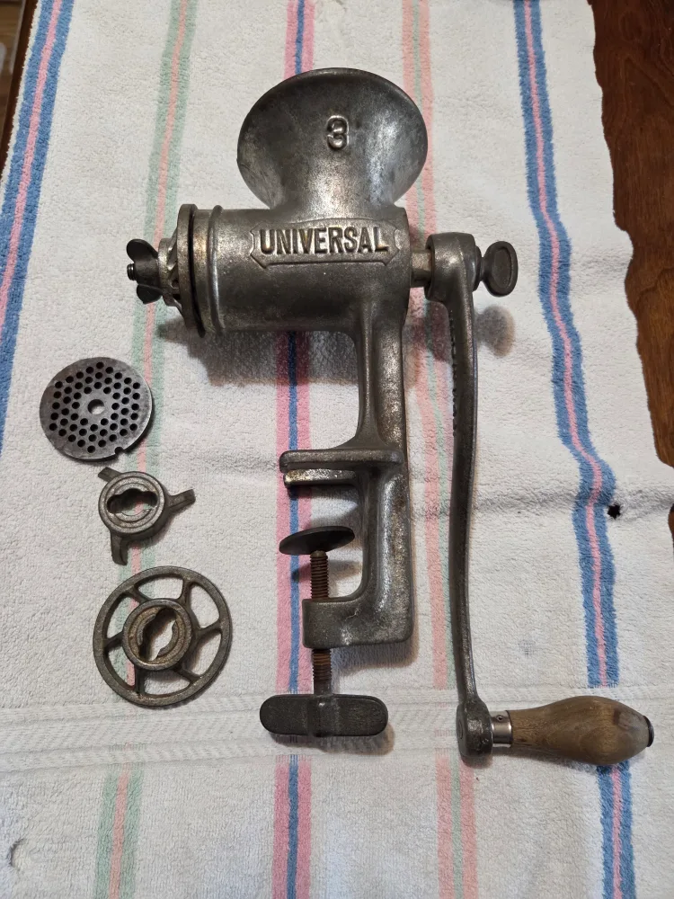 Vintage Universal No. 3 Meat Grinder 💜 thumbnail