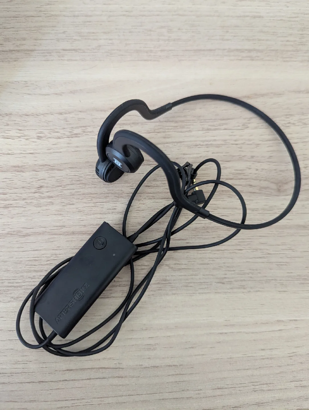 Bone conducting headphones w mic image indicator(4)