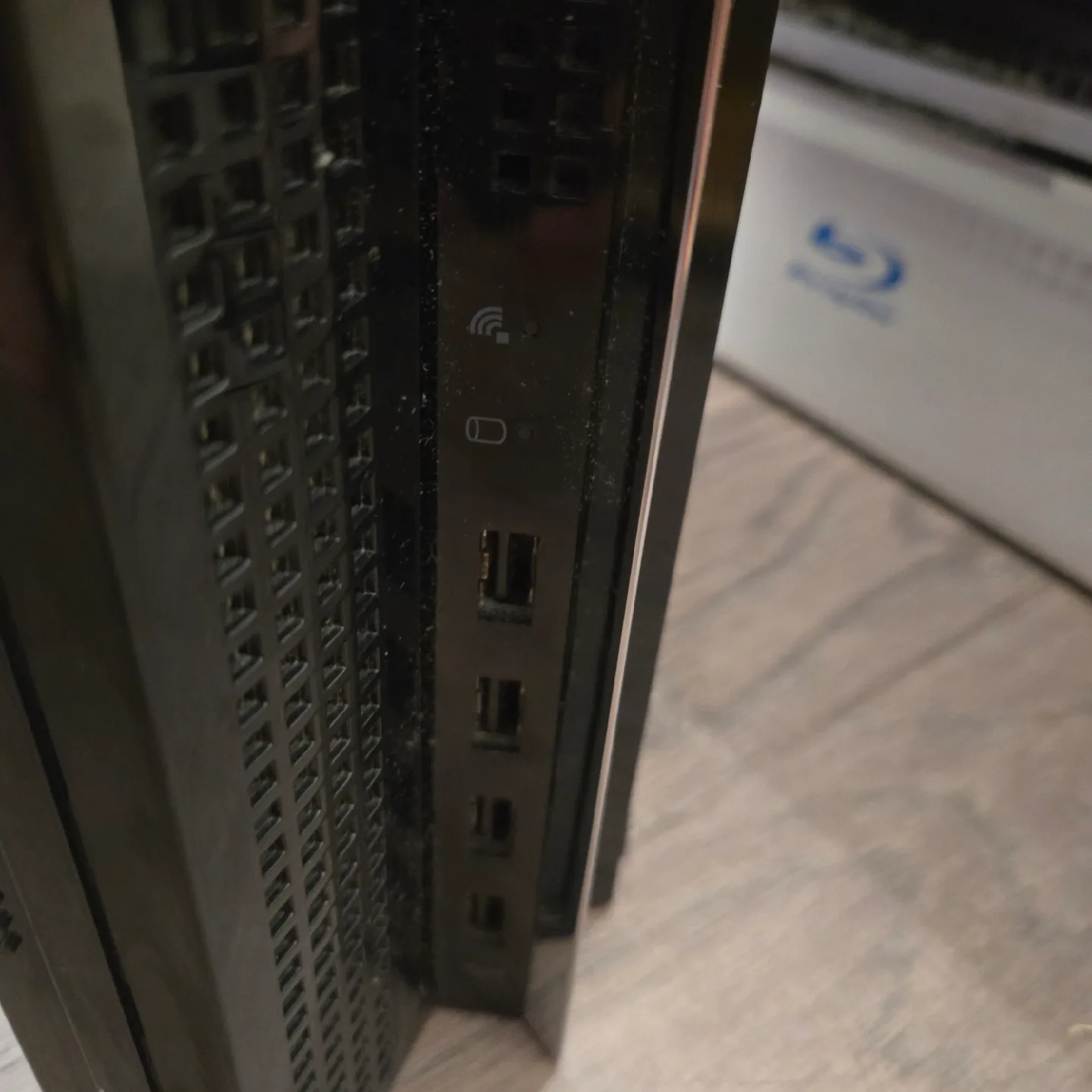 YLOD PS3. CECHA01. 60gb. Backward comp. In box, cables/manuals. image indicator(10)