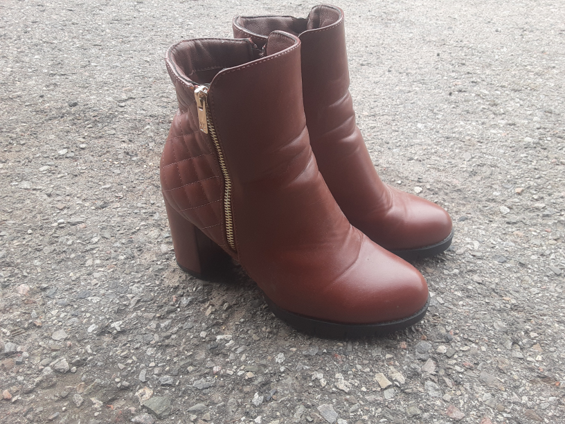 Brown Ankle Boots NY&C  Size 9 - photo 2
