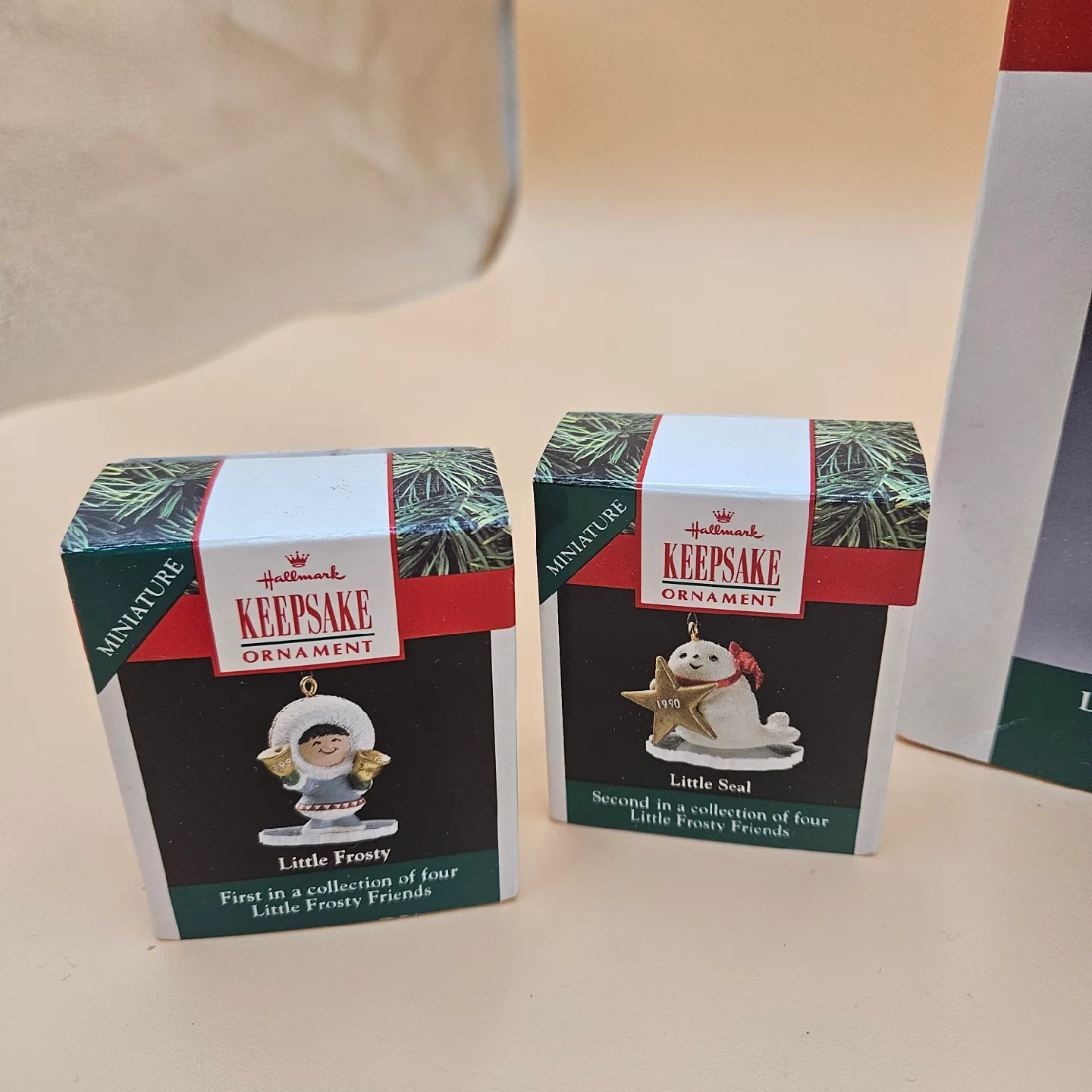 1990 Hallmark Little Frosty Friends memory Wreath  Collection image indicator(4)