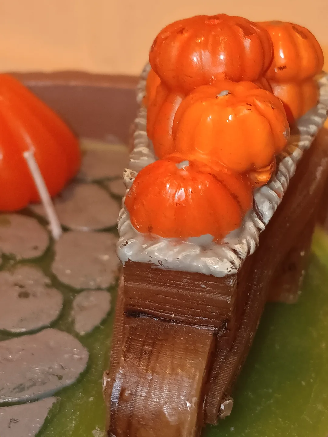 Martha Stewart Pumpkin Harvest Scented Candle image indicator(5)