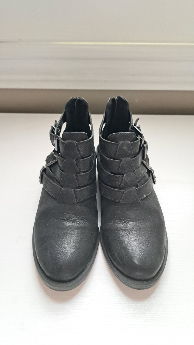Bella Vita Black Ankle Boots Sz 5