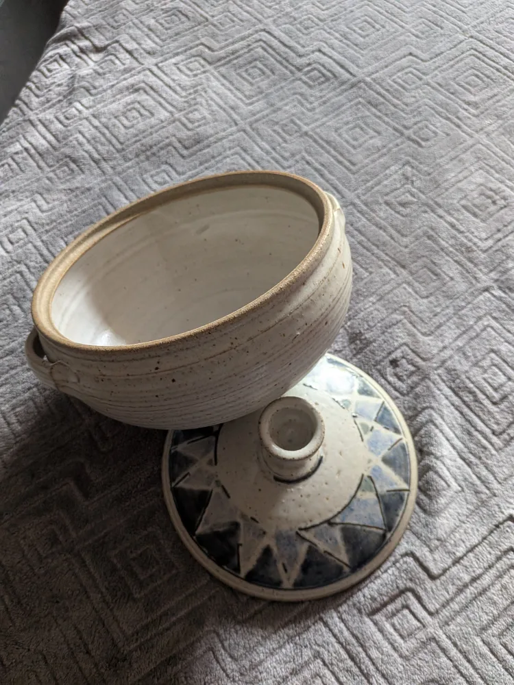 Denby Dovendale Lidded Casserole Dish - 2 Pint image indicator(2)