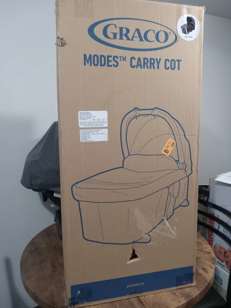 Graco Modes Carry Cot Bassinet - Like New! image indicator(3)