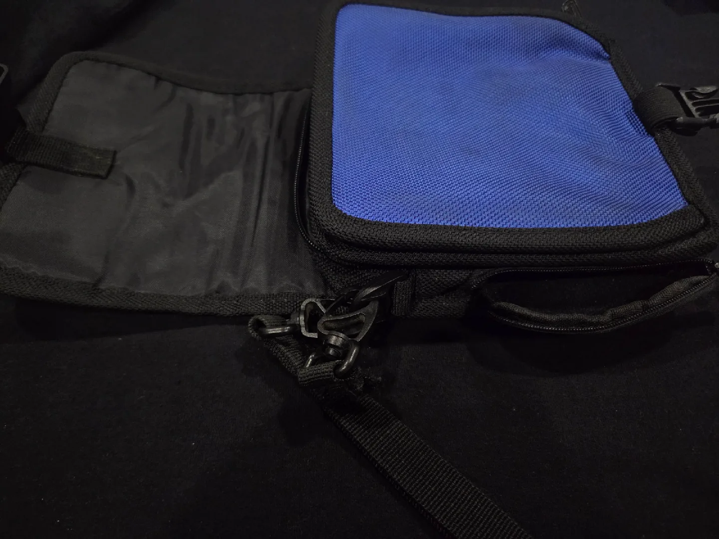 Nintendo DS Blue/Black Carrying Case image indicator(2)