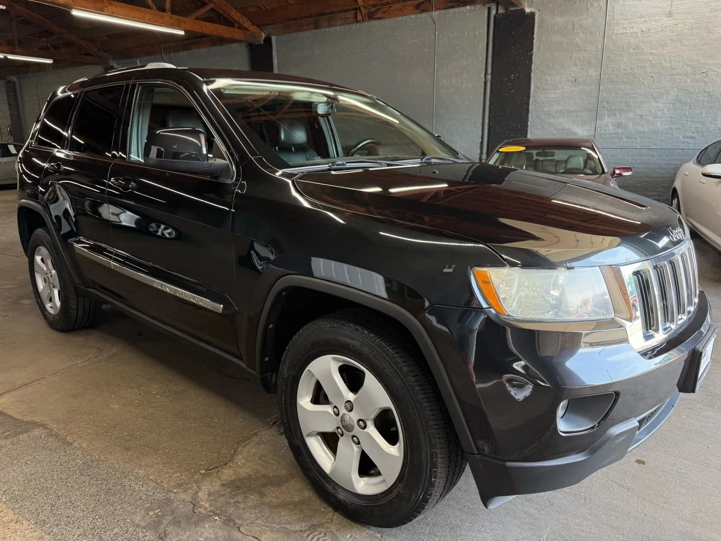 **2012 JEEP GRAND CHEROKEE** EZ FINANCING AVAILABLE! - photo 2