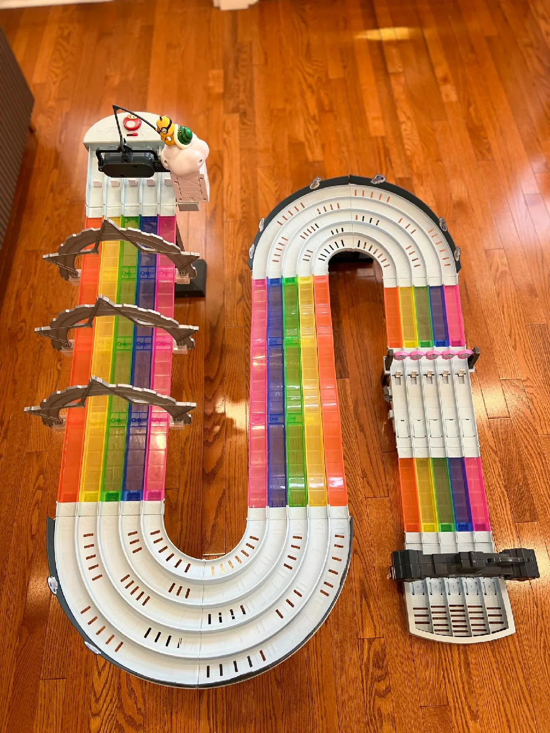 Hot Wheels Mario Kart Rainbow Road Raceway image indicator(3)