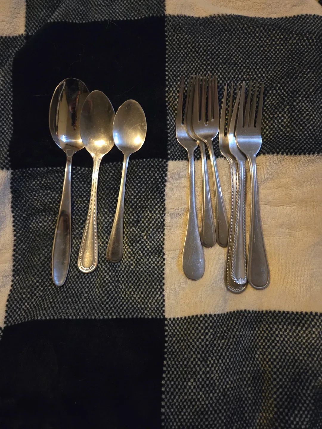 Mixed Silverware Set