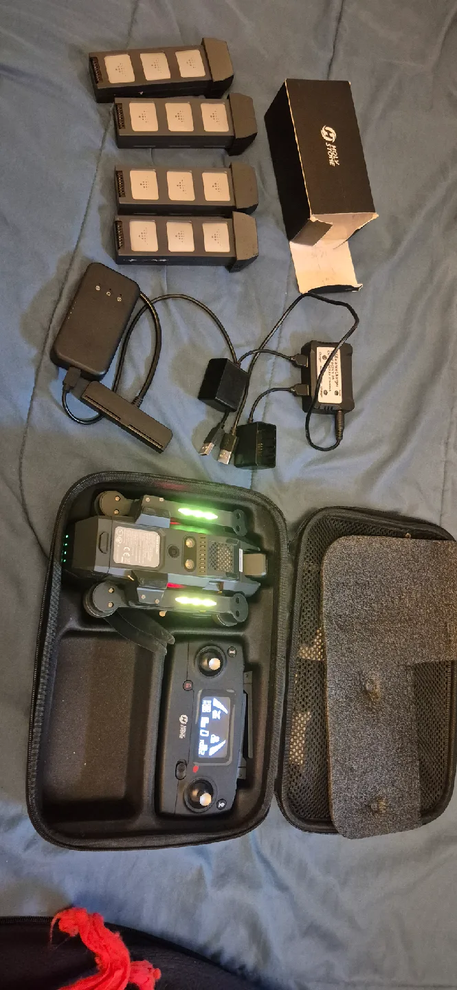 Holy Stone HS720 Drone with Accessories thumbnail