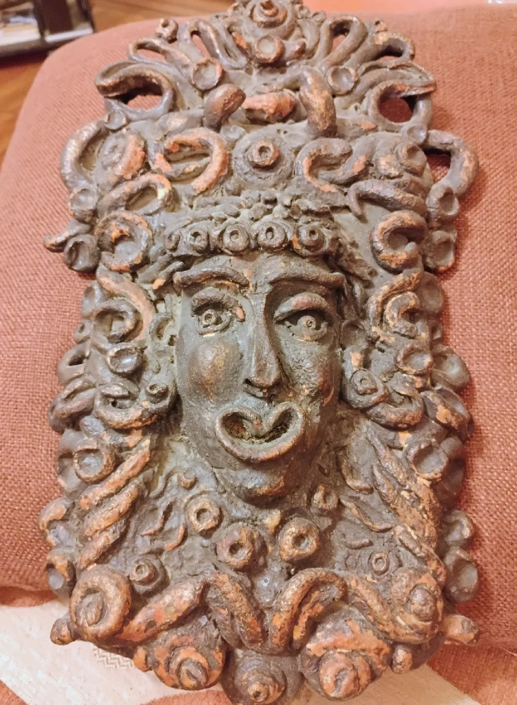 Vintage Wall Mask image indicator(2)