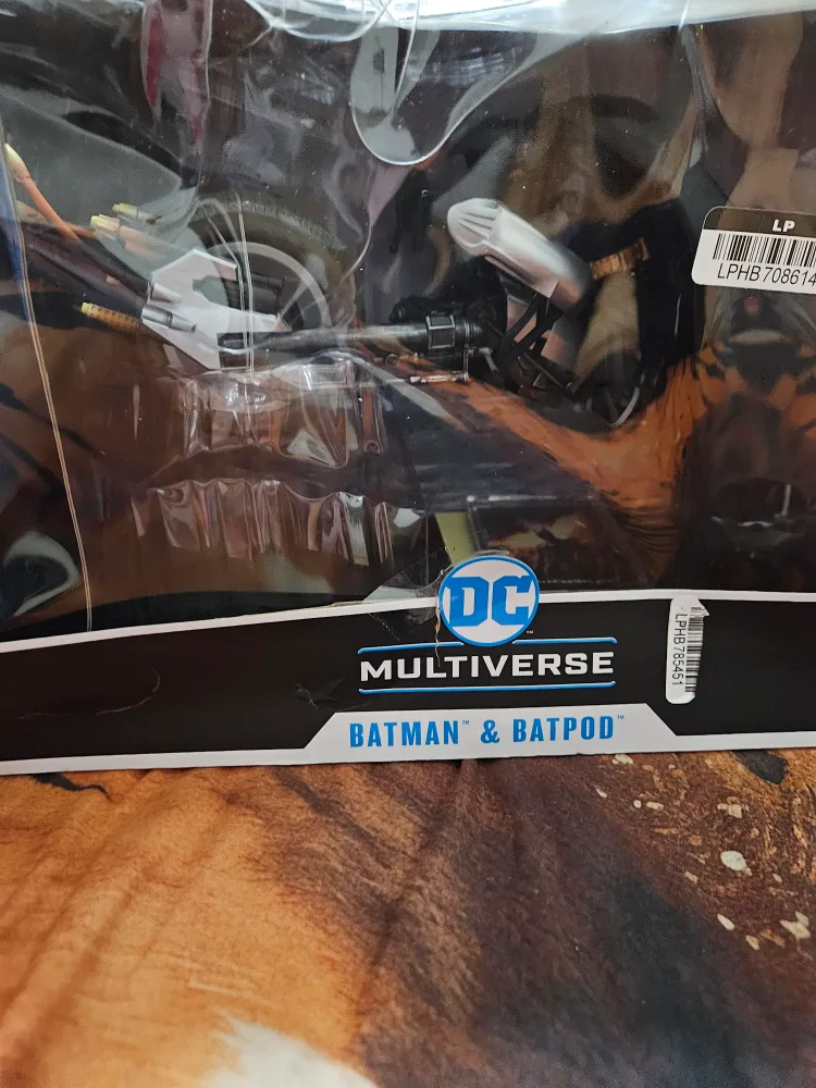 DC Multiverse Batman & Batpod Figure image indicator(2)