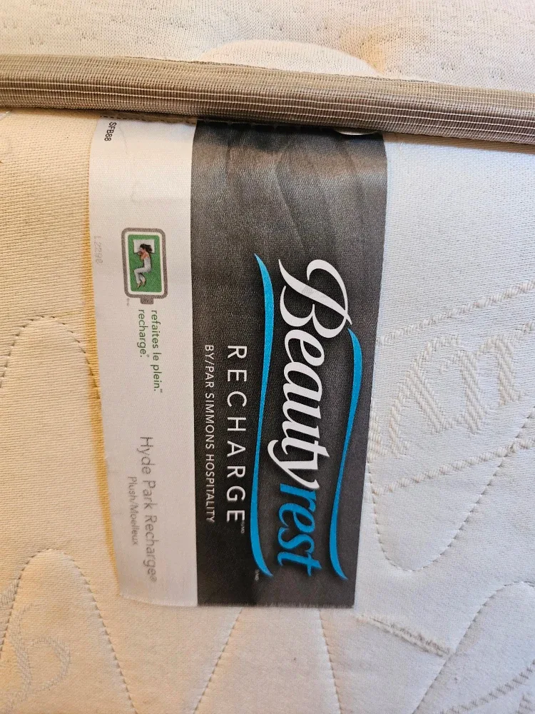 Mattress and box spring with metal frame image indicator(3)