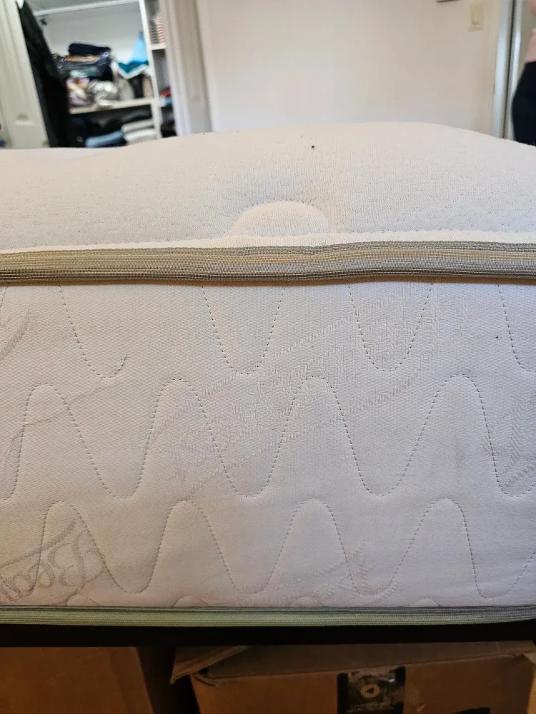 Mattress and box spring with metal frame image indicator(5)