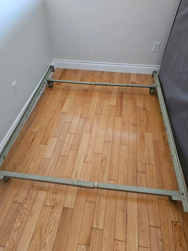 Mattress and box spring with metal frame image indicator(8)