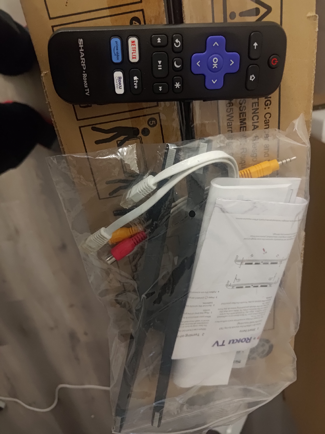 Sharp Roku TV 65" 4K Ultra HD LED - photo 3
