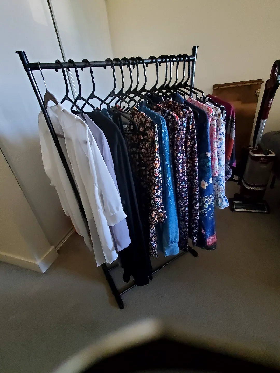 15 Women's X LARGE and  LARGE .Shirts.Mos8jt Brand new! image indicator(2)