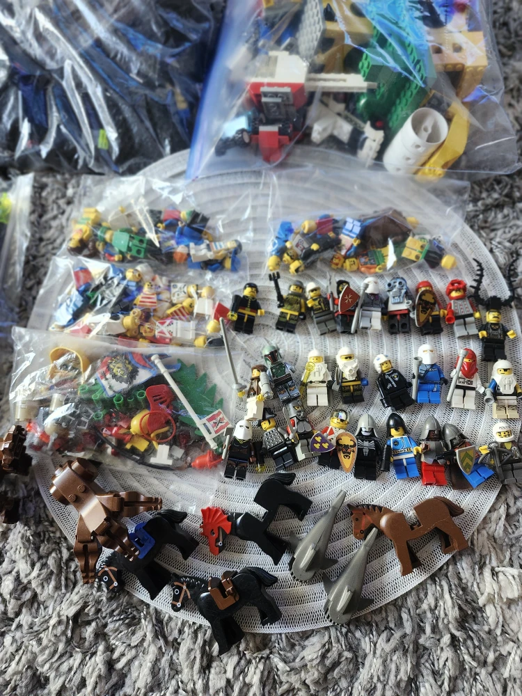 VINTAGE LEGO COLLECTION LOT - photo 2