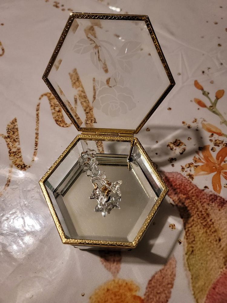 Skyhigh Glass Music Box