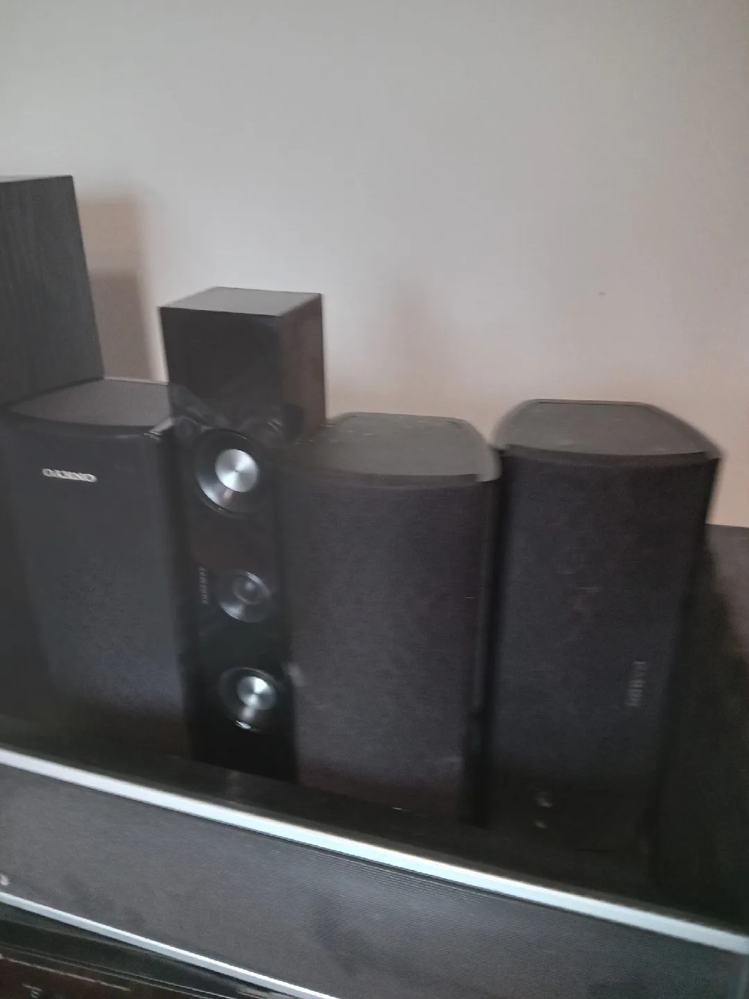 Samsung & Onkyo Home Theatre Speakers image indicator(4)