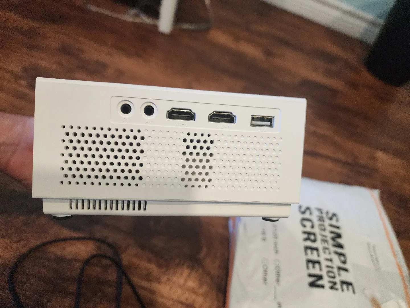 Alvar RV500W Projector with 120 inch Screen image indicator(3)