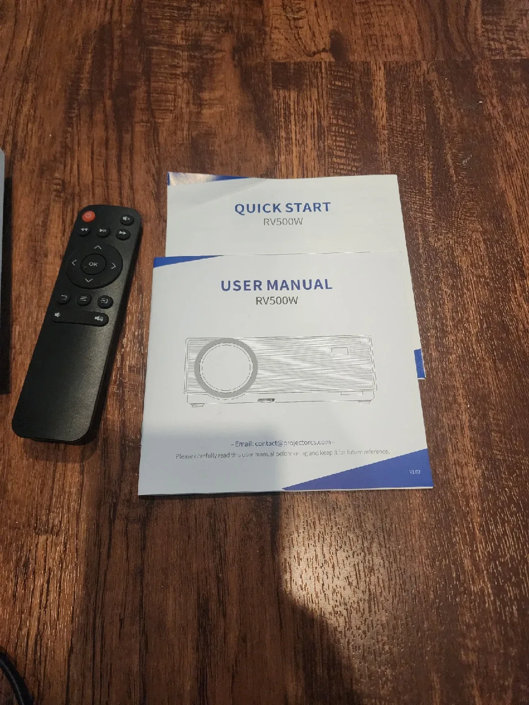 Alvar RV500W Projector with 120 inch Screen image indicator(4)