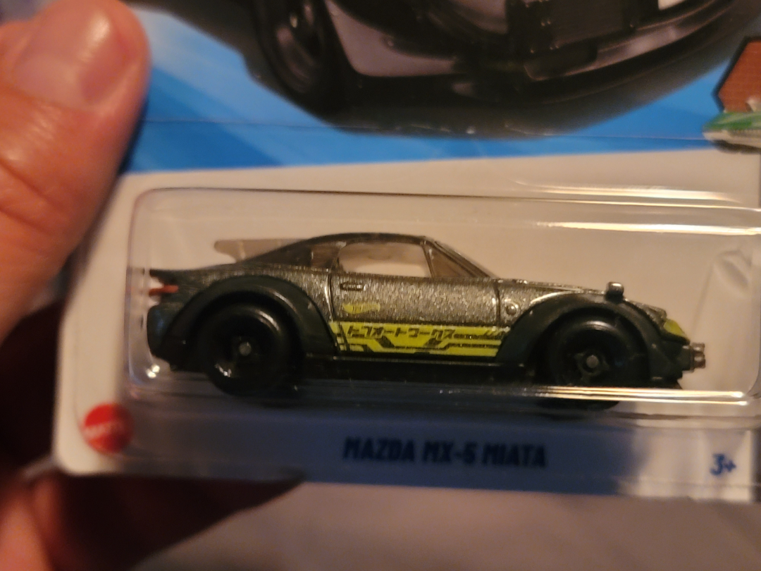 New Hot Wheels Legends Tour Mazda MX-5 Miata - photo 2