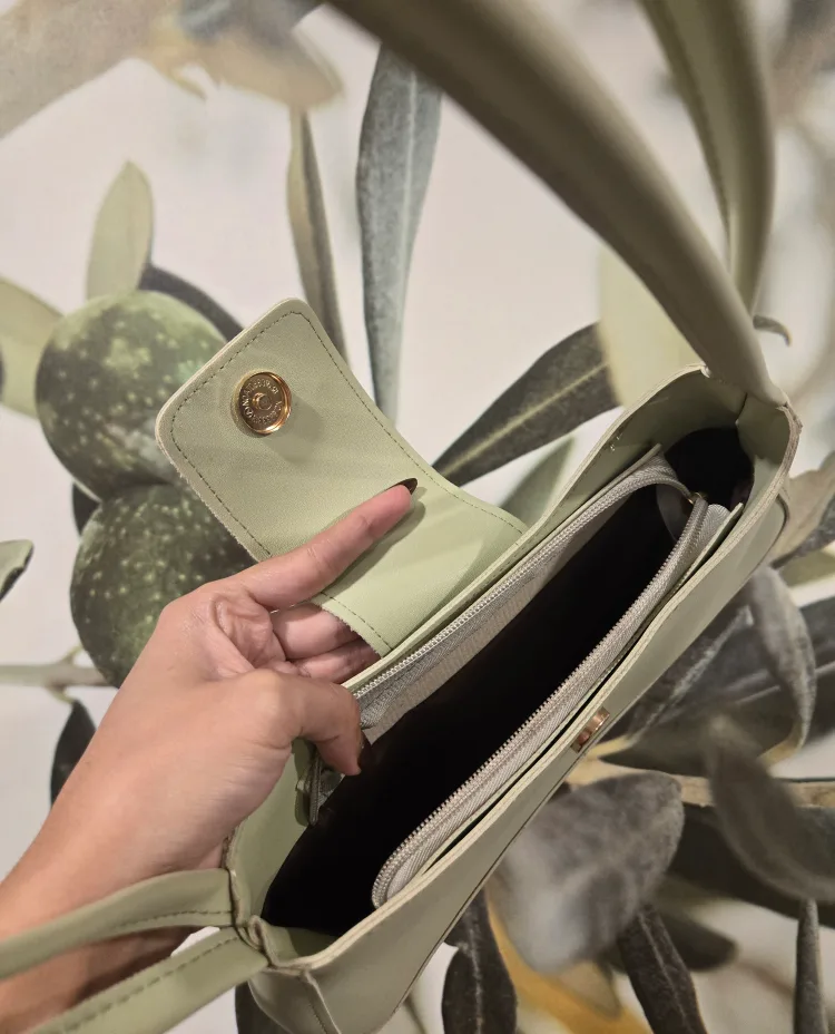 Small  Shoulder Bag - Green image indicator(2)