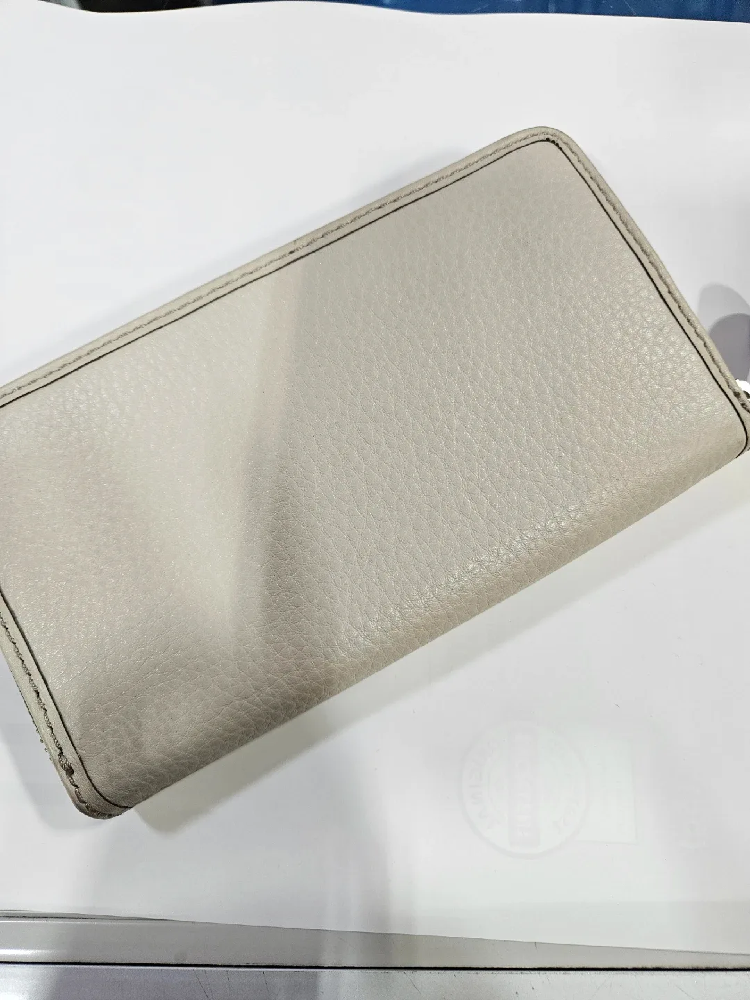 Banana Republic Leather Wallet - Light Beige image indicator(2)