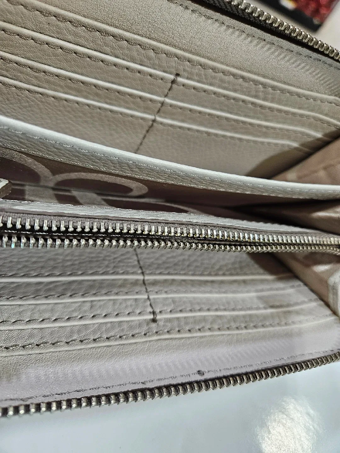 Banana Republic Leather Wallet - Light Beige image indicator(3)