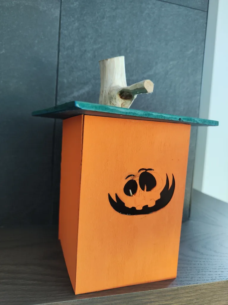 Handmade Wooden Pumpkin Decoration thumbnail