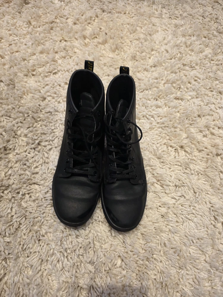 Dr. Martens Sheridan Boots - Black, US Size 7