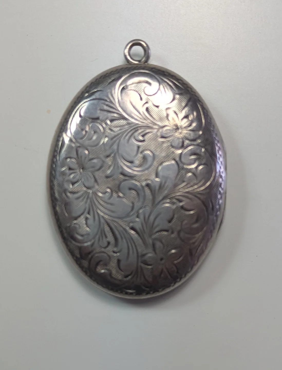 Vintage Sterling Silver Locket thumbnail