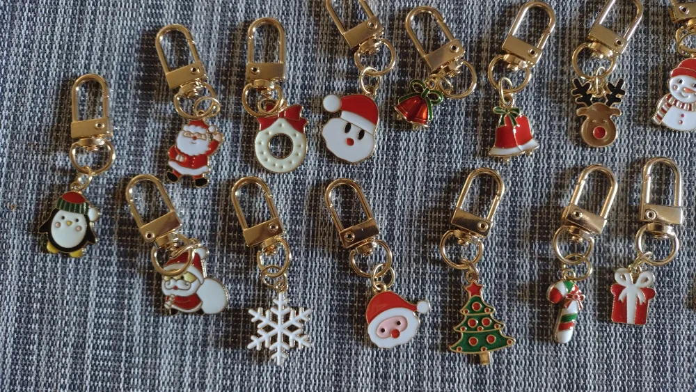 Christmas Themed Keychain Charms image indicator(2)