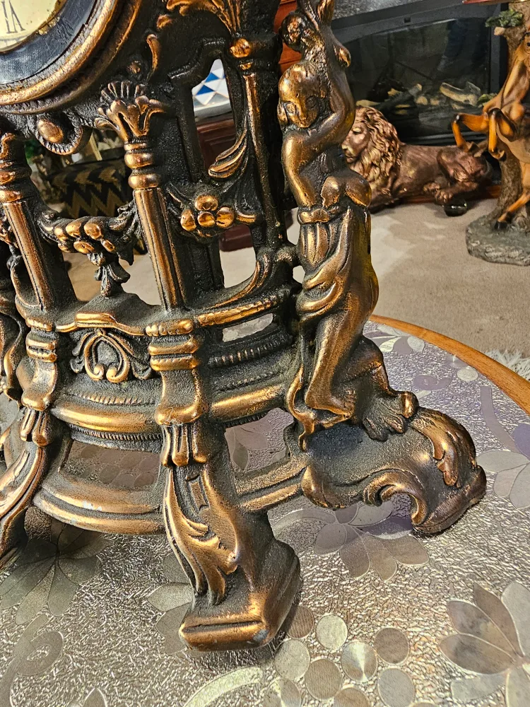 Ornate Vintage Table Clock - Bronze image indicator(3)