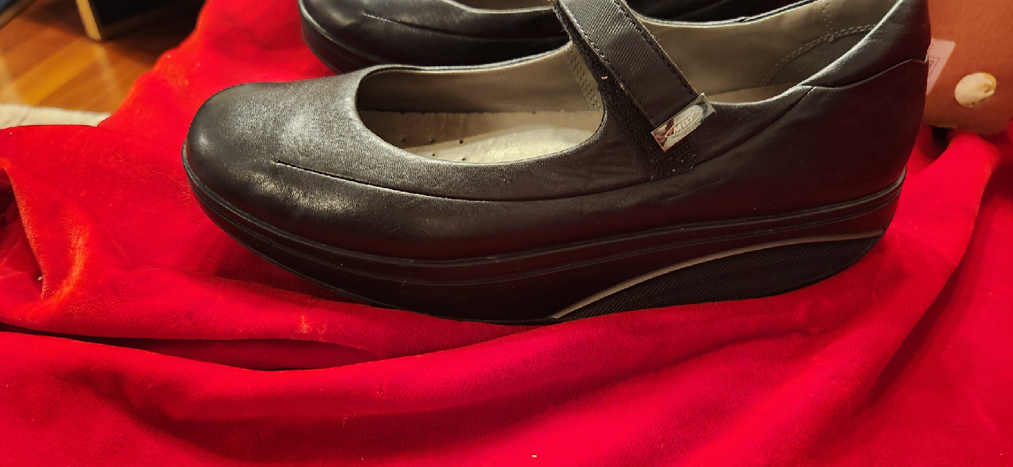 MBT Black Leather Mary Janes Size 9.5 - photo 4