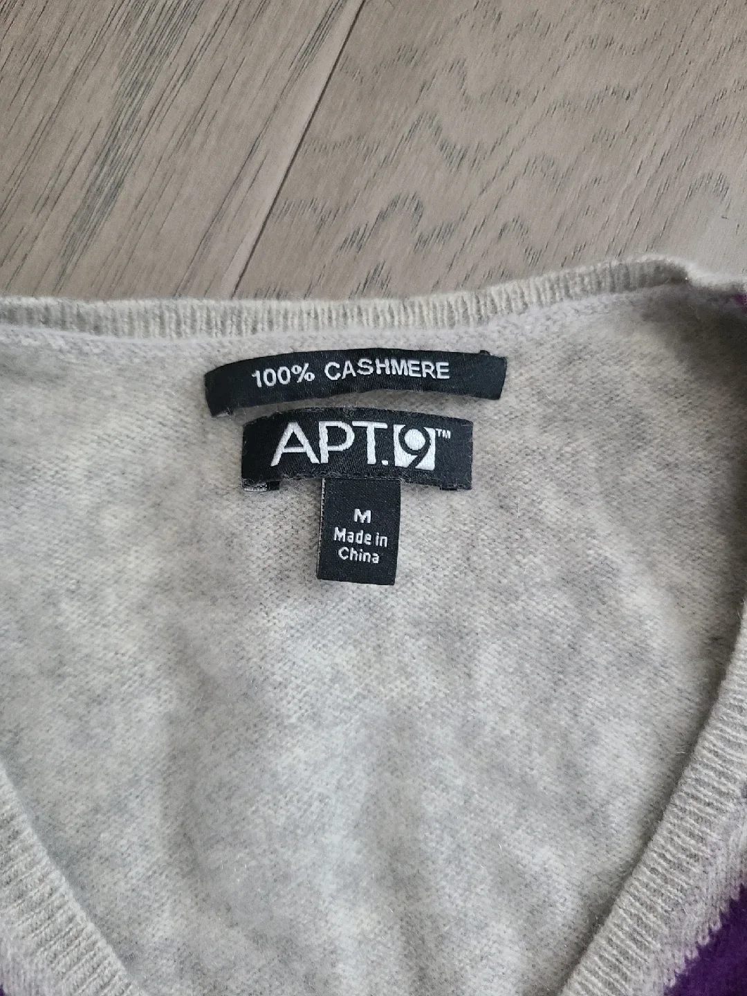 Cashmere Argyle Sweater - Size M Women's image indicator(2)