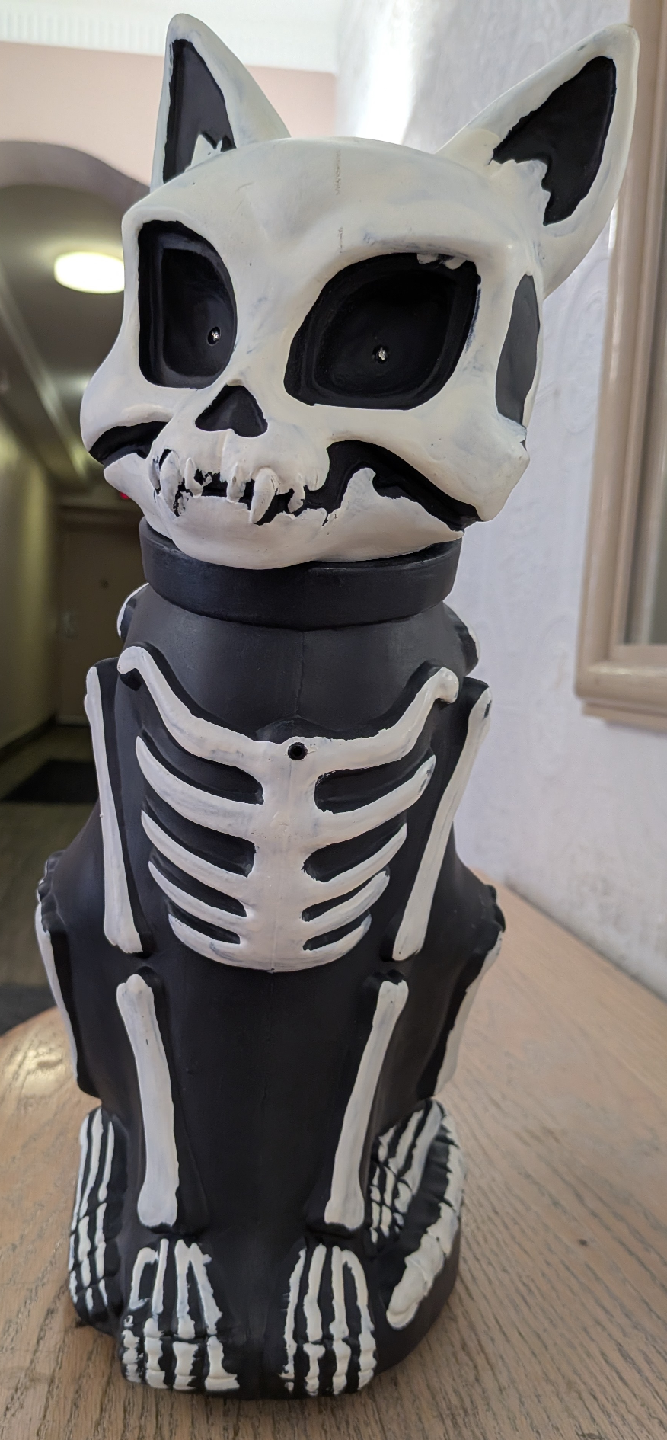 Skeleton Cat Decoration sounds and lights