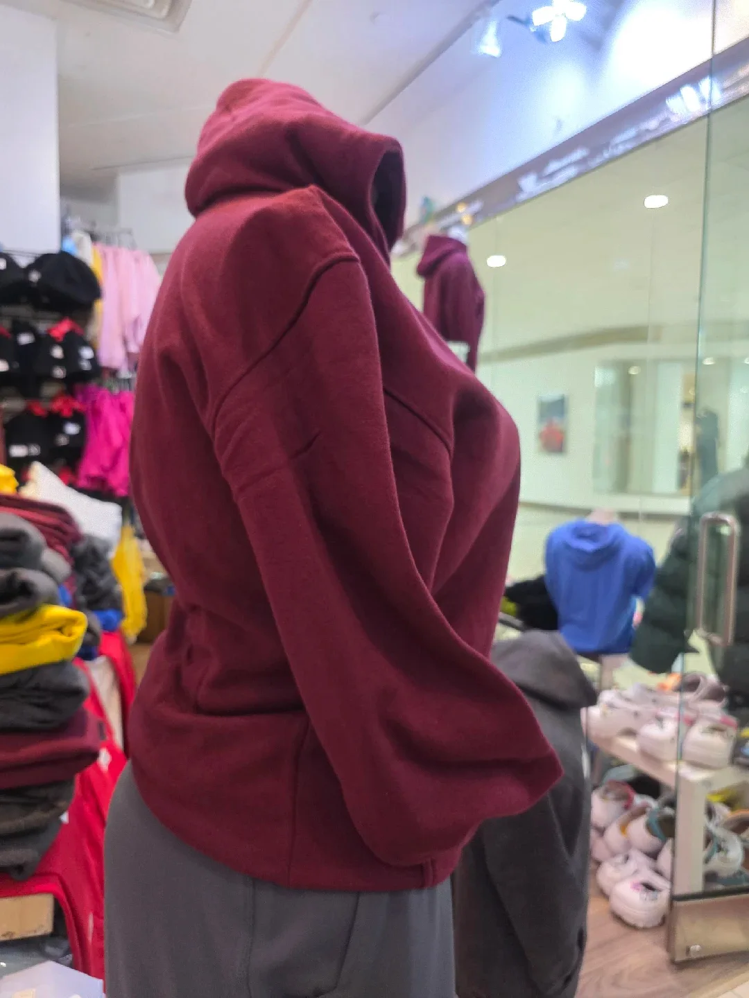 hoodies on sale for 7$ image indicator(2)