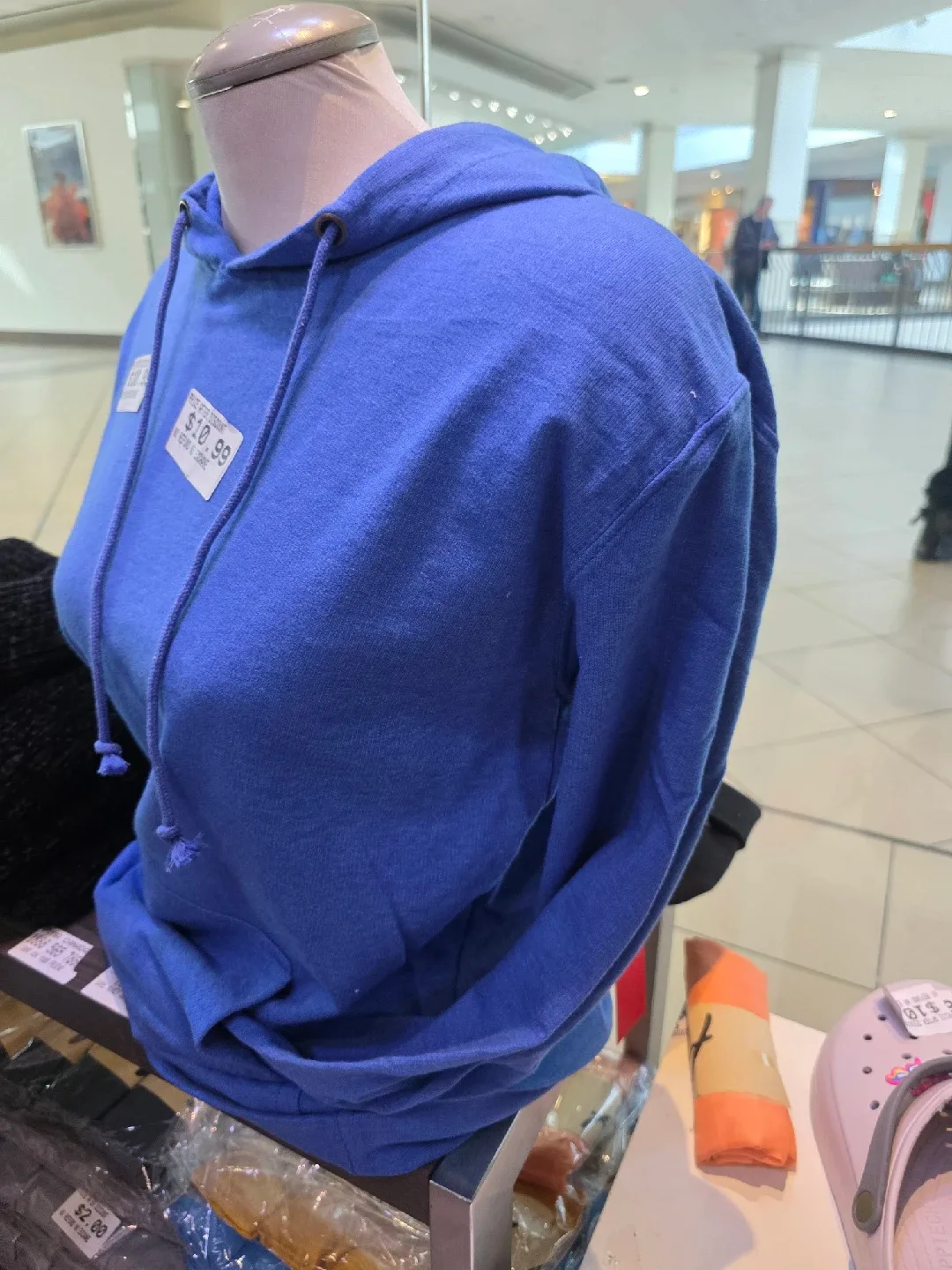 hoodies on sale for 7$ image indicator(8)