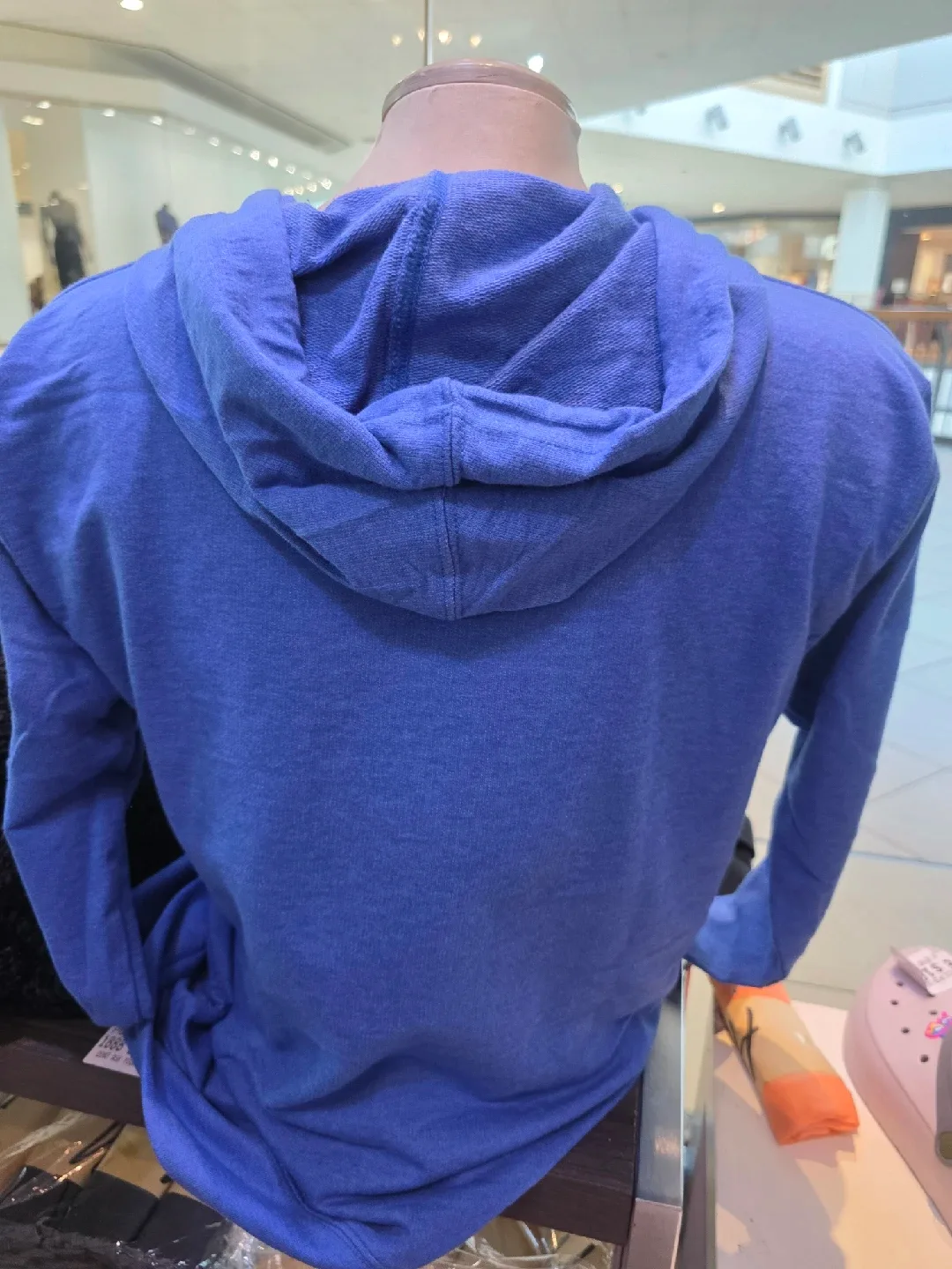 hoodies on sale for 7$ image indicator(9)